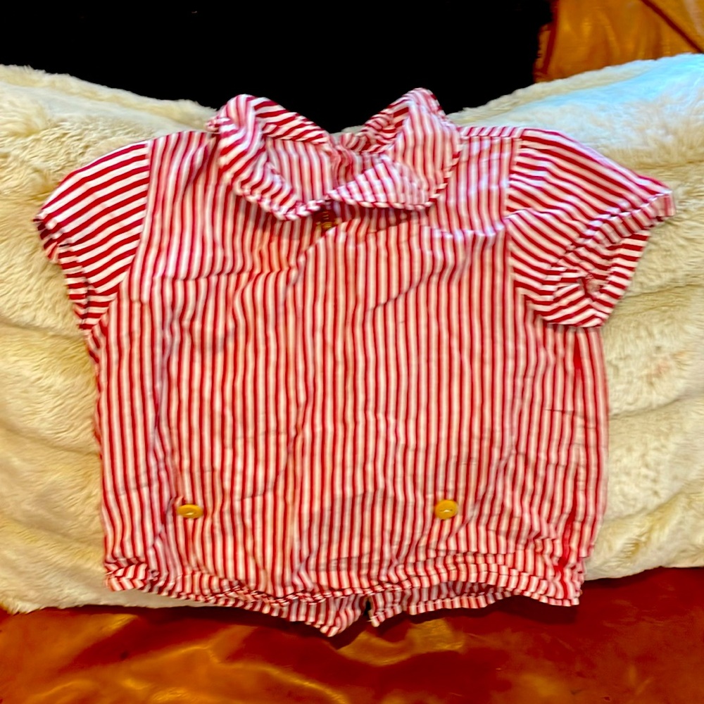 Vintage looking top 4T